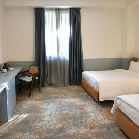 Castor & Pollux Hotel Tbilisi Exterior foto