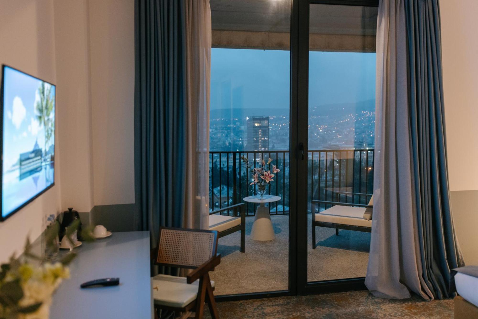 Castor & Pollux Hotel Tbilisi Exterior foto