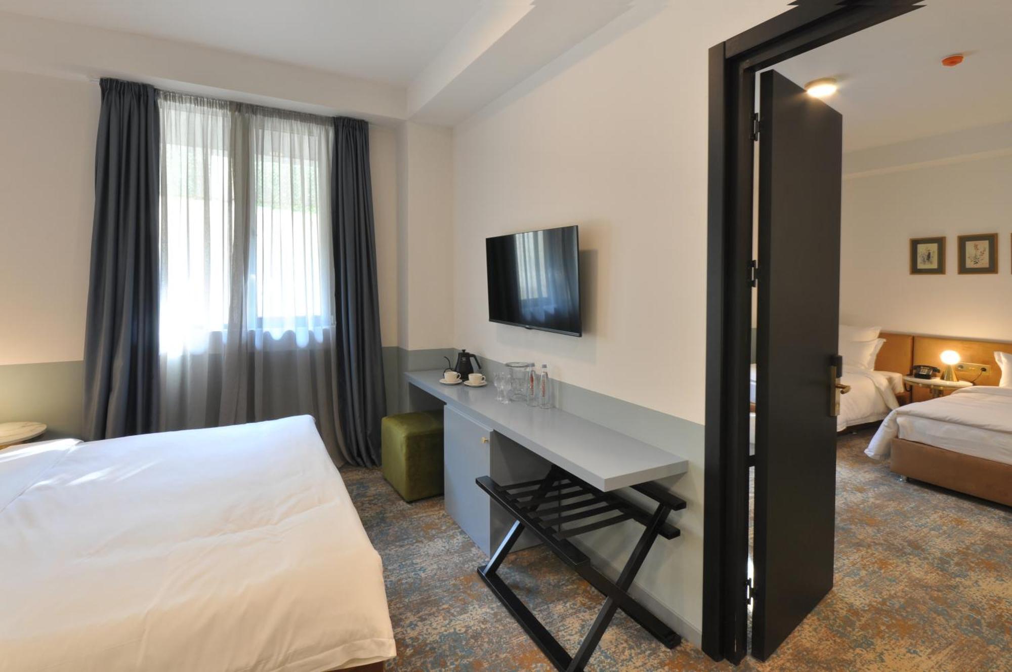 Castor & Pollux Hotel Tbilisi Exterior foto